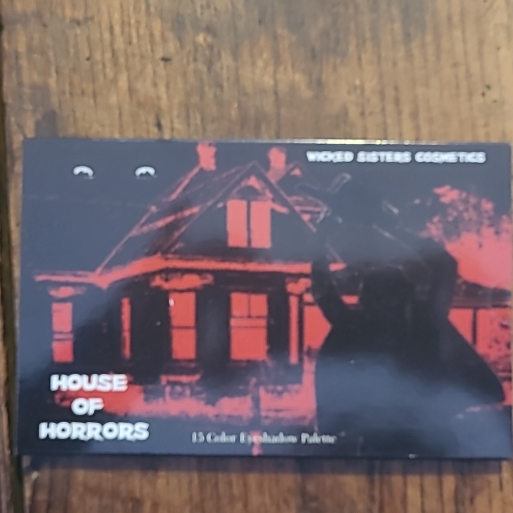Wicked sisters -house of horrors